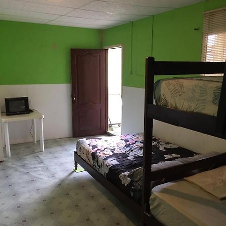 Hostal Camping Beach Salinas  Buitenkant foto