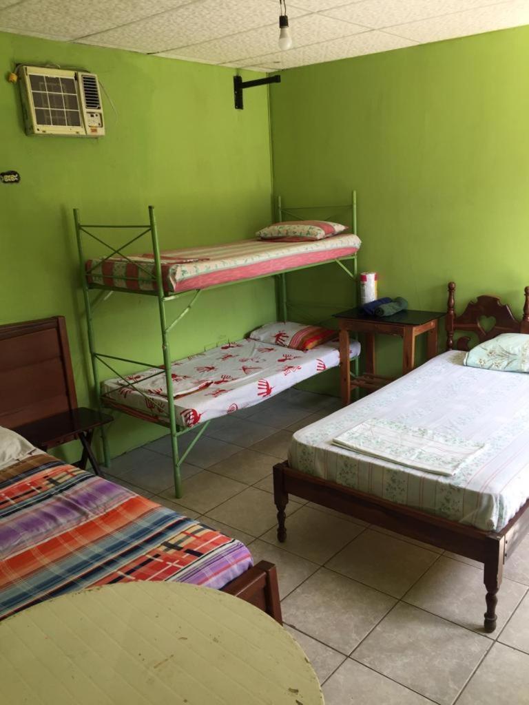 Hostal Camping Beach Salinas  Buitenkant foto