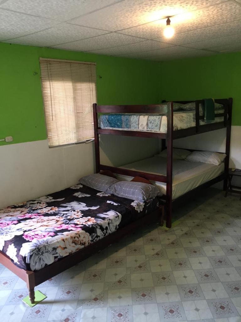 Hostal Camping Beach Salinas  Buitenkant foto