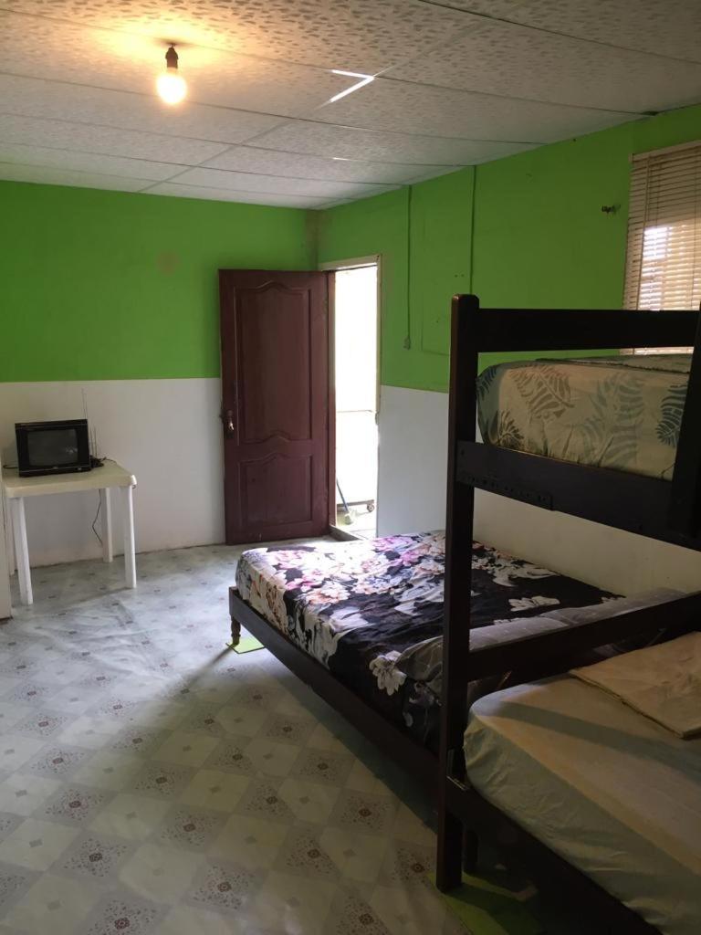 Hostal Camping Beach Salinas  Buitenkant foto