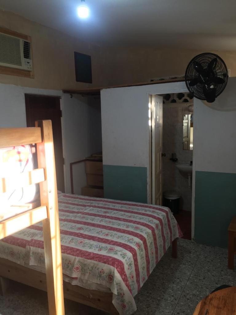 Hostal Camping Beach Salinas  Buitenkant foto
