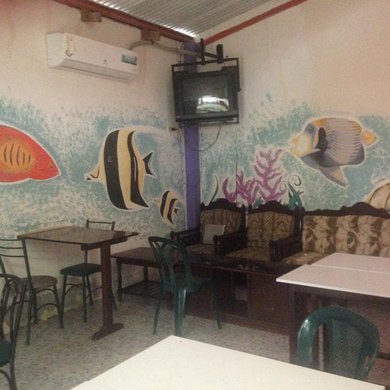Hostal Camping Beach Salinas  Buitenkant foto