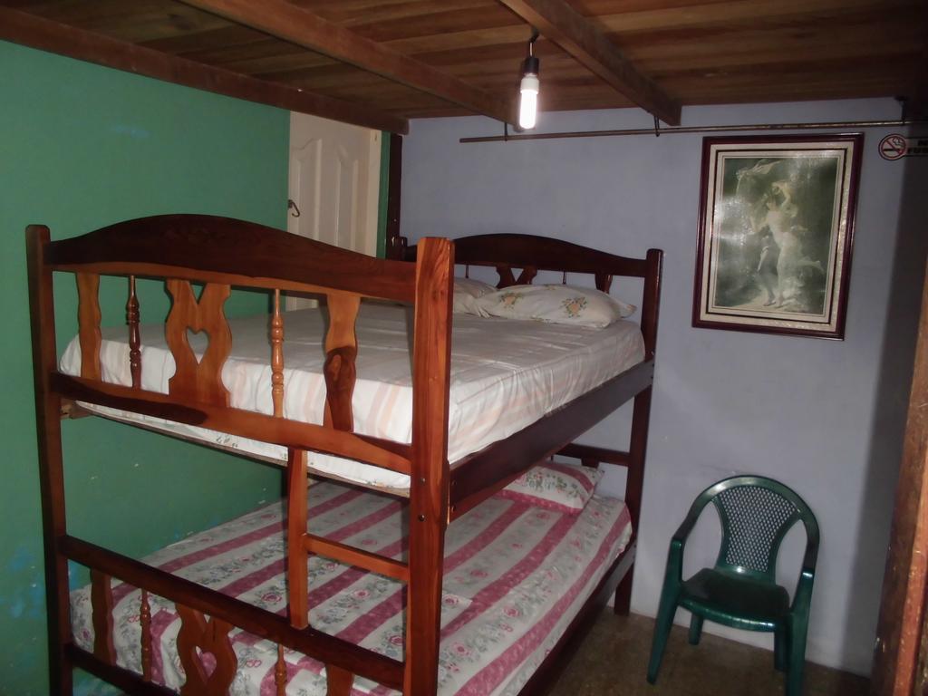 Hostal Camping Beach Salinas  Buitenkant foto